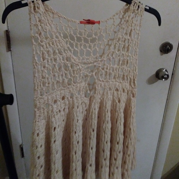 C & V sweater vest - Picture 4 of 4